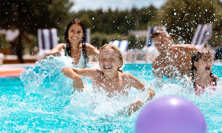 Heating off-season: Turkish hotels have started to turn on water heating in outdoor pools | TURIZM